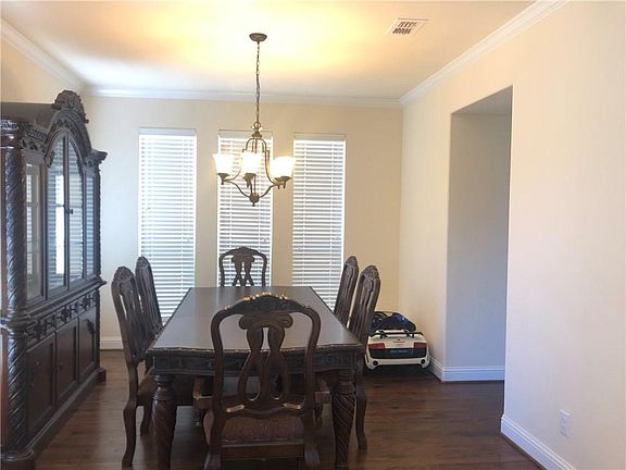 4th image of 1705 Regents Park Ct