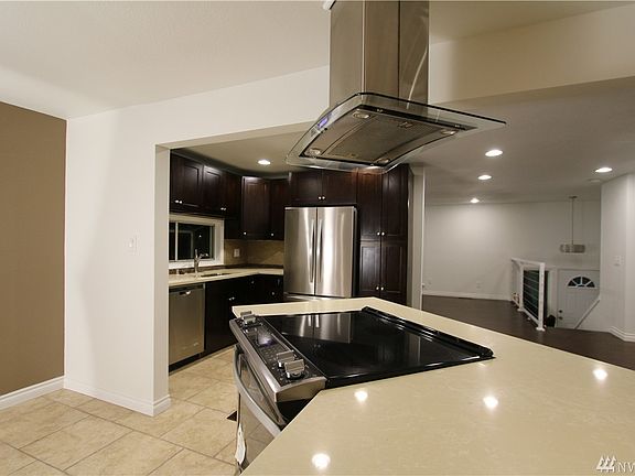 3rd image of 1615 S 264th Pl
