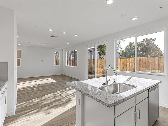 4th image of 5216 Decantor Ct