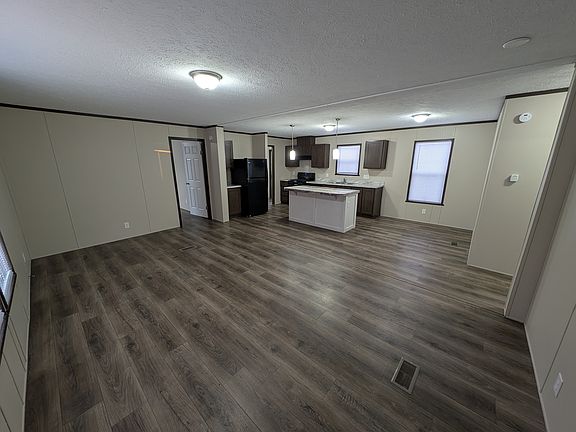 3rd image of 456 Sterling St E #456SE