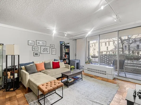 99 Pond Ave APT 214, Brookline, MA 02445