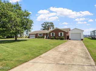216 Bayshore Dr, Elizabeth City, NC 27909