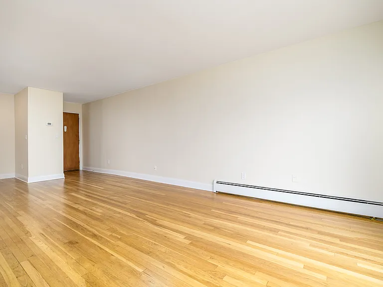 470 Glenbrook Rd #2I — Photo 6
