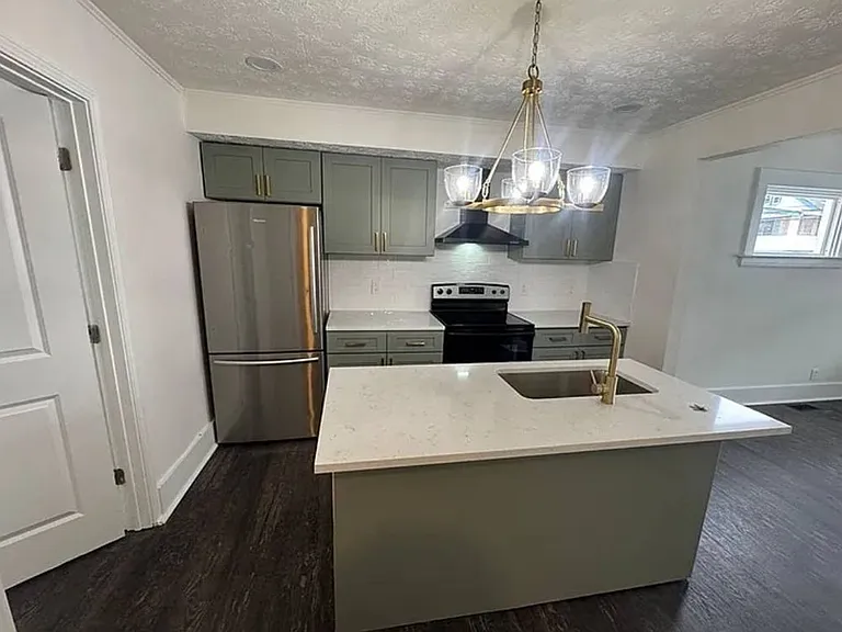 4309 Gifford Ave — Photo 51