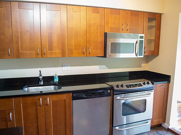 4th image of 11305 Commonwealth Dr #11305