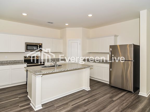 5th image of 155 Snowdrop Ave
