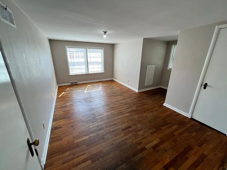 1710 Laramie St — Photo 6