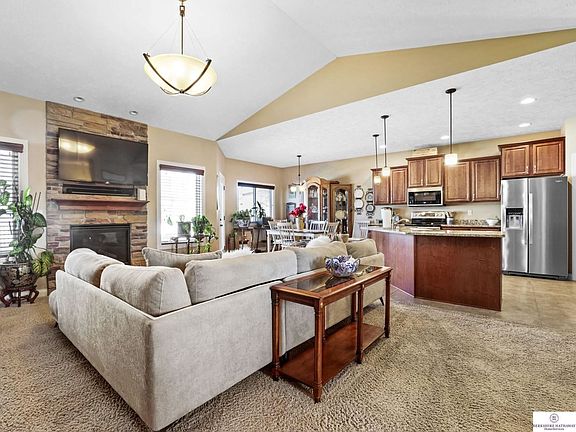 5th image of 2110 Stillwater Dr