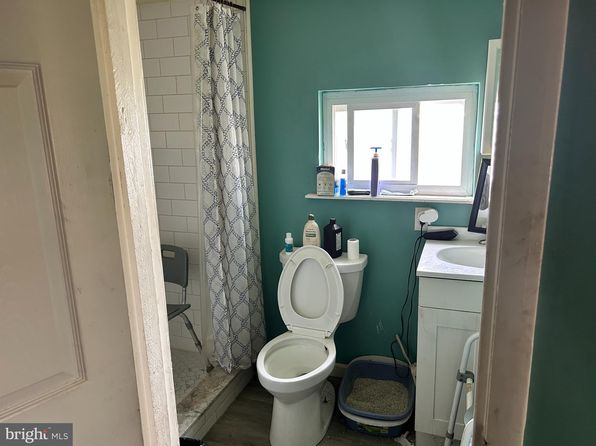 402 Market St, Marcus Hook, PA 19061