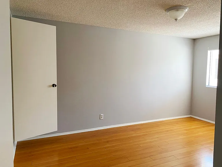 927 S Charlotte Ave #B — Photo 12