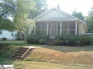 100 Hodgens Dr, Travelers Rest, SC 29690