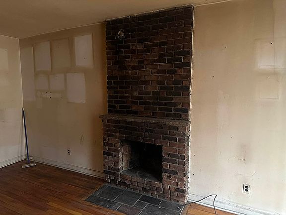 4th image of 343 E 78th St APT 7