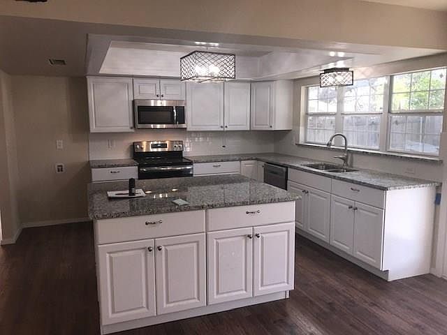 1st image of 102 Beechwood Pl