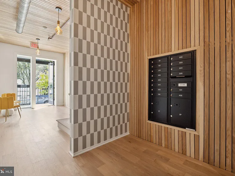 901 King St #201 — Photo 16