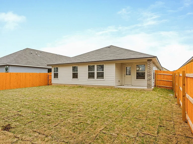 117 Nathaniel Dr — Photo 24