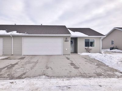 1427 35th Ave SE, Minot, ND, 58701