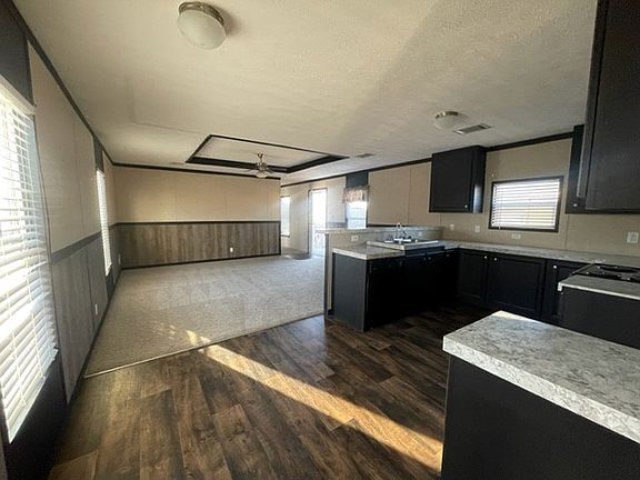 5th image of 3300 Killingsworth Ln #704