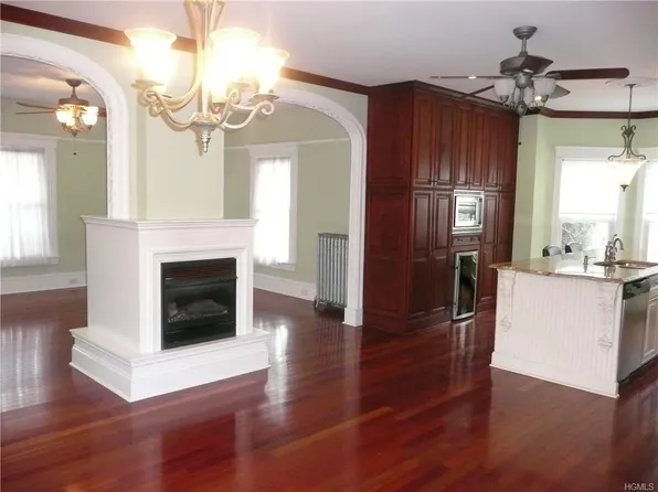 34 Oak Ter, Suffern, NY 10901