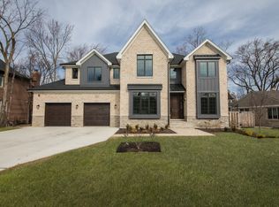2400 N De Cook Ct, Park Ridge, IL 60068