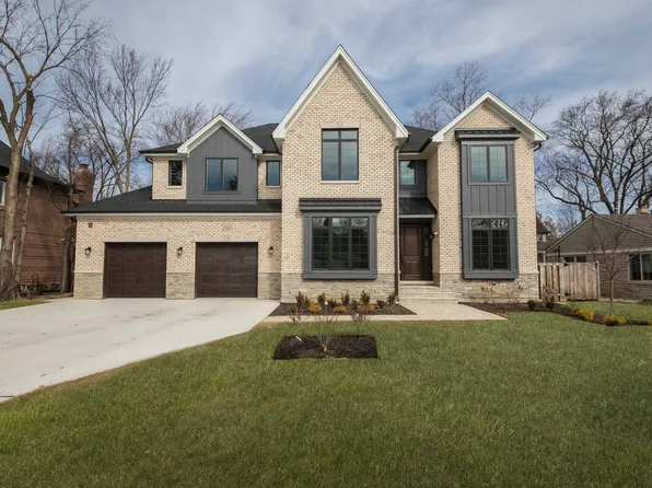 2400 N De Cook Ct, Park Ridge, IL 60068