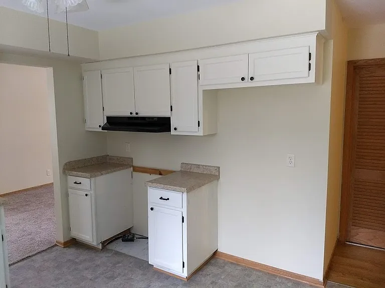 4035 Manhattan Dr — Photo 6