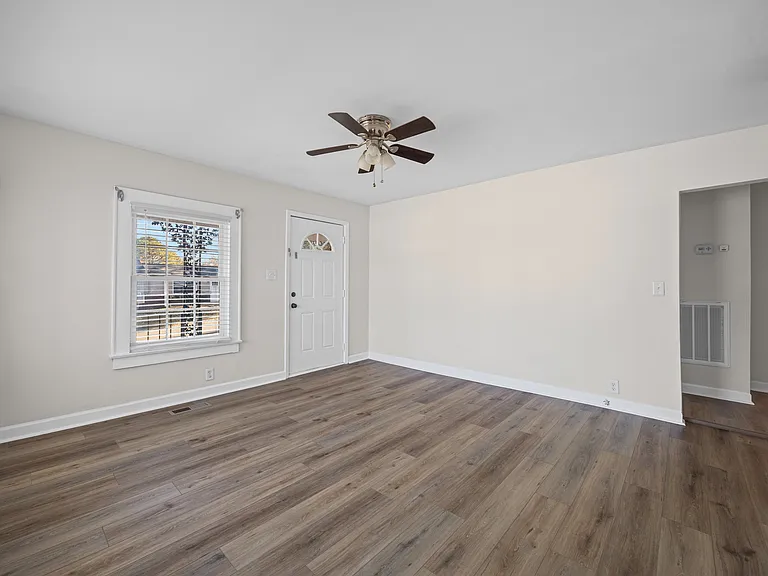 807 N Morris St — Photo 4