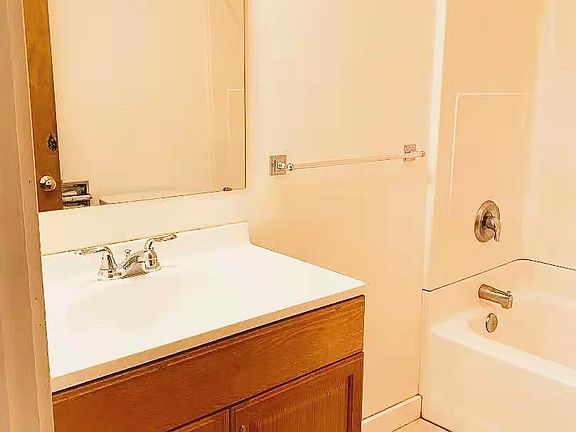 5th image of 4744 9th Ave NE #C