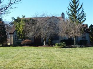 11 Joseph St, Manalapan, NJ 07726