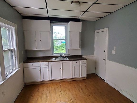 5th image of 3034 E 130th St