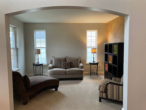 3rd image of 25324 W Balmoral Dr