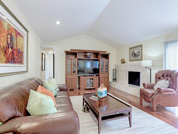 5th image of 6407 El Paseo Dr