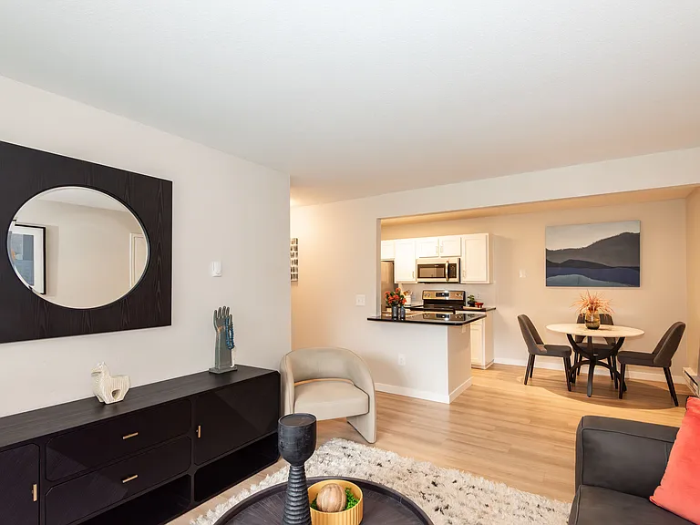 Lumina Apartments — Photo 27