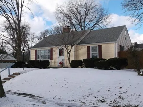 106 Weymouth St, Springfield, MA 01108