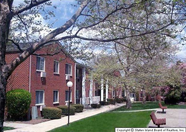 1st image of 1290 Rockland Ave APT 1H