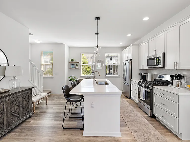 445 Wright St — Photo 9