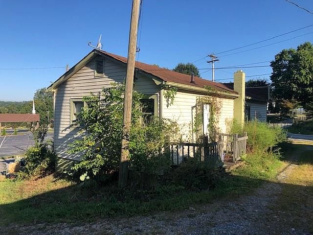 2nd image of 219 Fairview Dr
