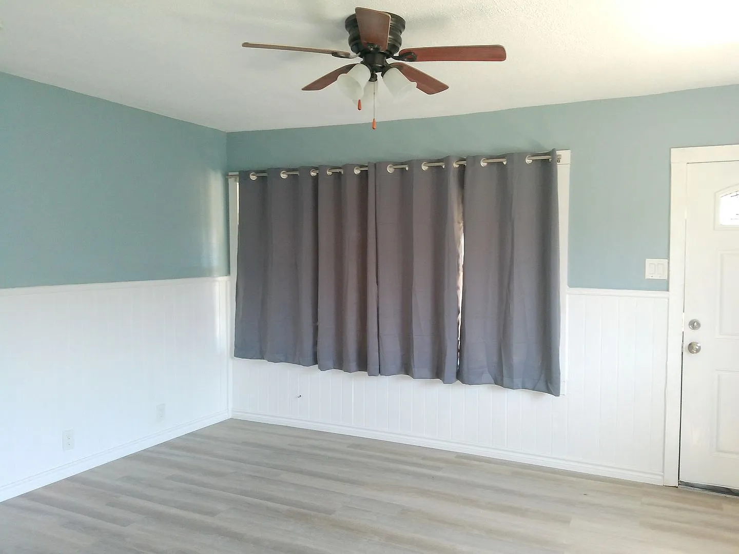 4313 Molina Dr - 2/Bed 1/Bath - $1250/month — Photo 2