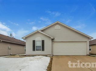 643 Cloverfield Ln, Greenwood, IN 46143