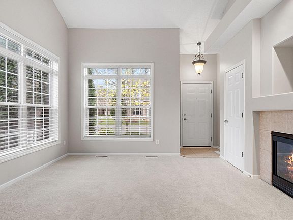 3rd image of 9741 Belmont Ln