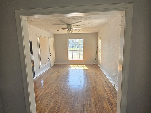 2nd image of 5036 Locke Ave