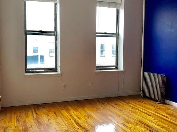 3rd image of 154 Wilson Ave APT 2L
