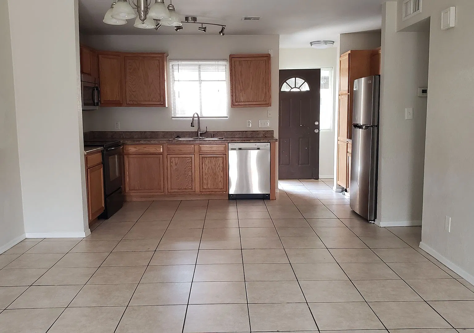 2 bed 2 bath single story townhome - Gated community with pool — Photo 1