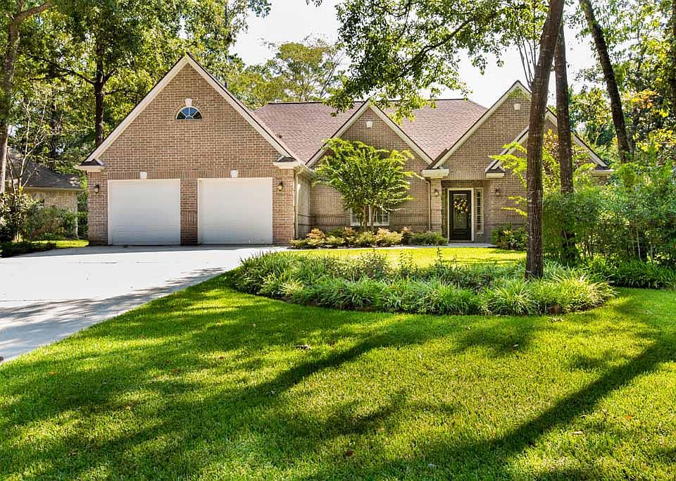1st image of 122 S Park Dr