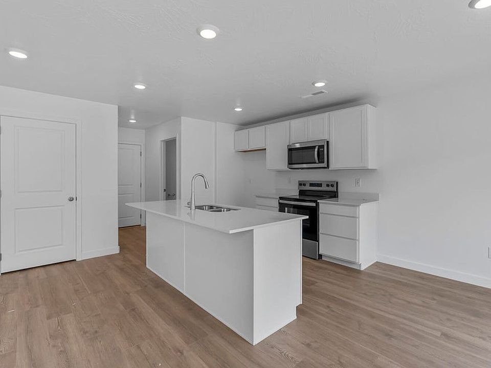 1st image of 2133 S Wolverine Way