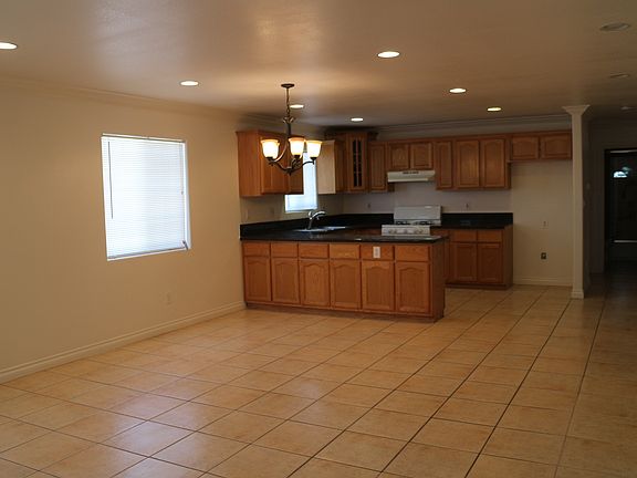 3rd image of 560 W 93rd St
