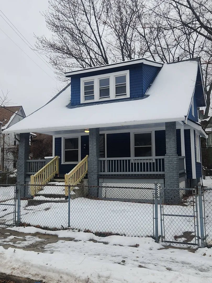 Charming 3-Bedroom Property in Prime Location — Photo 2