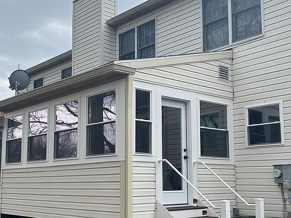 3rd image of 2029 Raleigh Rd