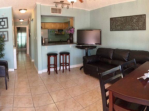 3rd image of 211 W Bahama St APT 3
