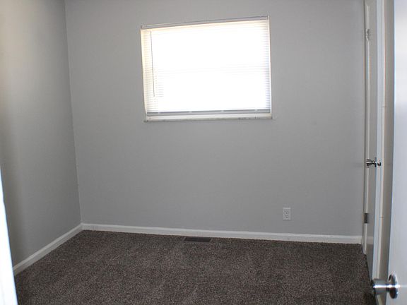3rd image of 1116 E Markwood Ave