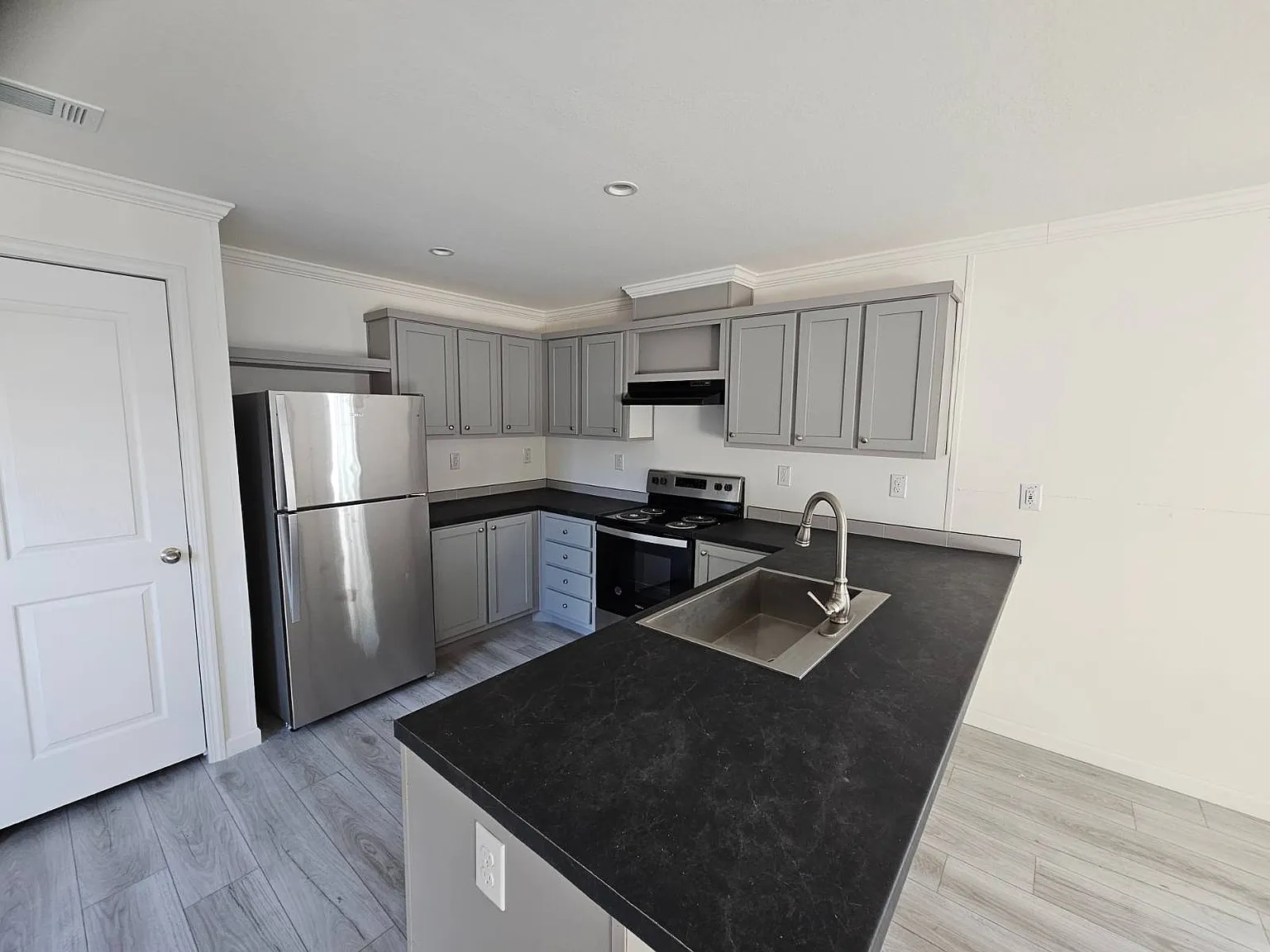 2 bed, 2.0 bath, 960 sqft, $1,299 — Photo 4